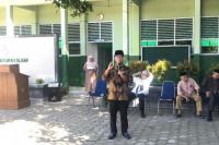 Wakil Ketua MPR RI H. Yandri Susanto,saat melakukan kunjungan silaturahmi ke Madrasah Tsanawiyah Persatuan Islam (MTS Persis), Kota Serang, Banten, Selasa (29/11/2022).(foto: Humas MPR)