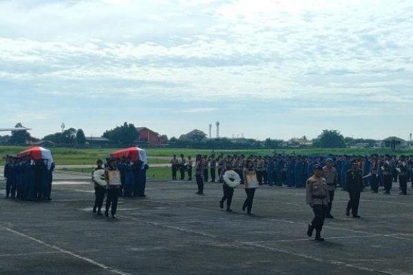 Kapolri Terima  Jenazah Kru Helikopter P-1103 di Pondok Cabe, Tangerang