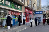 Jelang Pelonggaran Pembatasan Covid China, Warga Berburu Obat Flu