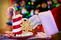 24 Desember Perayaan Malam Natal, Tradisi Kehadiran Sosok Ikonik Sinterklas