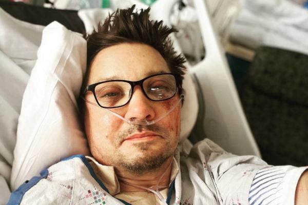 Siuman dari Operasi, Jeremy Renner Ucapkan Terima Kasih untuk Penggemar