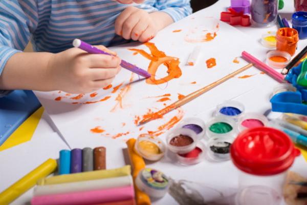 Sederet Manfaat dan Tips Mengenalkan Seni untuk Anak, Dijamin Mereka Pasti Suka!