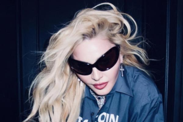 Madonna Tunda Pembuatan Film Biopik Dirinya yang Dibintangi Julia Garner