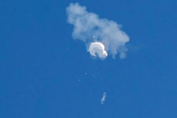 Jet Tempur AS Tembak Jatuh Balon Udara yang Dicurigai sebagai Mata-mata China
