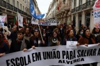 Krisis Biaya Hidup, Puluhan Ribu Guru Portugal Turun ke Jalan