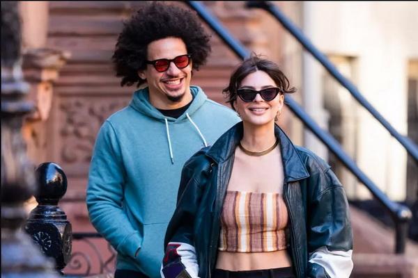 Kasmaran, Emily Ratajkowski dan Eric Andre Tampak Bahagia Makan Siang di New York City