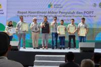 Gubernur Jawa Barat Beri Penghargaan ke Penyuluh Pertanian dan Petugas POPT