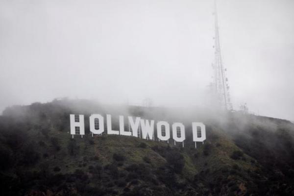 Badai Musim Dingin Melanda, Pertama dalam 30 Tahun Hollywood Hujan Salju