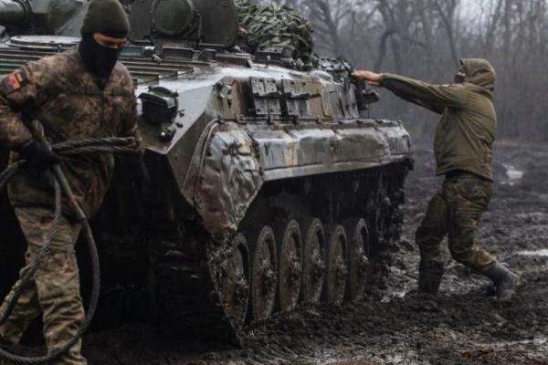 Pertempuran di Utara Bakhmut Menguji Pertahanan Ukraina