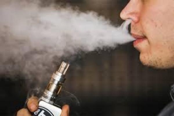 Waspada Bagi Pecandu Vape, Dampaknya Seperti Rokok?