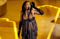 Tampil di Oscar 2023, Rihanna Kembali Pamerkan Baby Bump Anak Kedua