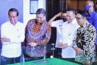 Bamsoet saat mendampingi Presiden Joko Widodo dan Executive Chairman MNC Group Hary Tanoesoedibjo meresmikan Kawasan Ekonomi Khusus (KEK) MNC Lido City, di Bogor, Jumat (31/3).