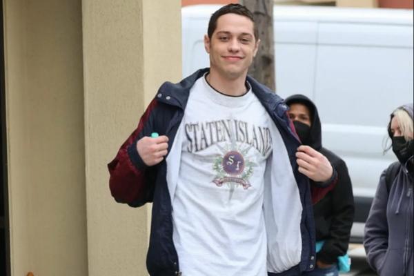 Wanita Penguntit Pete Davidson Dianggap tak Layak untuk Diadili