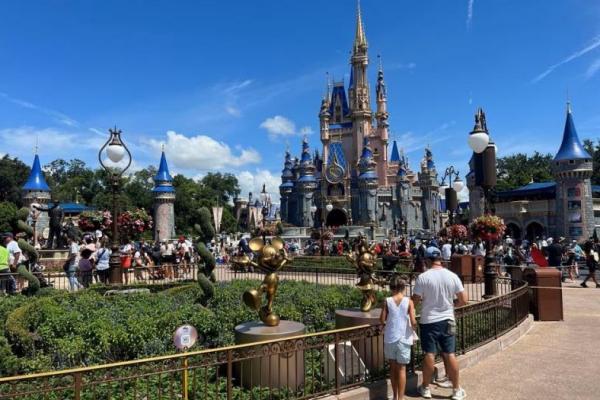 Dewan Pengawas Florida Berupaya Pegang Kendali Dua Kota yang Dibangun Walt Disney