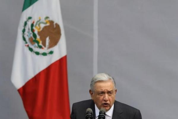 Presiden Meksiko Andres Manuel Lopez Obrador dalam acara peringatan 85 tahun pengambilalihan perusahaan minyak asing, di Mexico City, Meksiko 18 Maret 2023. Foto: Reuters 