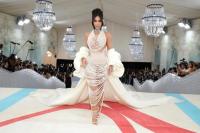 Gaun Met Gala 2023 Kim Kardashian Rusak, Mutiara Berserakan di Jalanan Kota New York