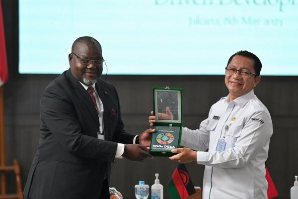 Sekjen Taufik Pamerkan SDGs Desa Saat Terima Delegasi Malawi