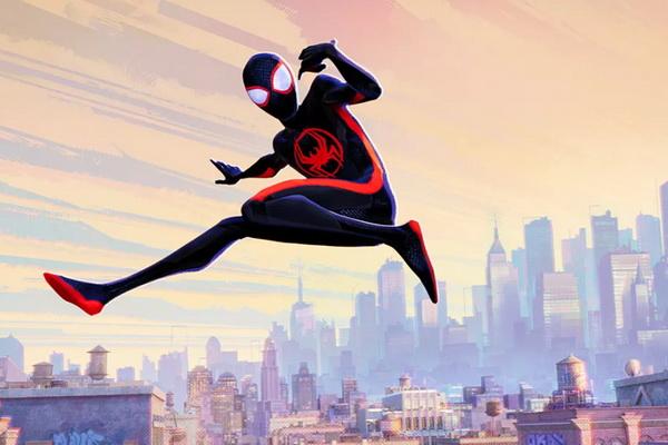 Spider-Man: Across the Spider-Verse, Miles Morales dan Gwen Stacy Berayun Melintasi New York City