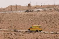 Sebuah kendaraan darurat di lokasi insiden keamanan yang dilaporkan di dekat perbatasan selatan Israel dengan Mesir, Israel 3 Juni 2023. Foto: Reuters