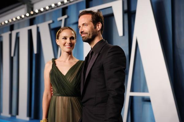 Sebelum Skandal Perselingkuhan Terkuak, Natalie Portman dan Benjamin Millepied Berciuman
