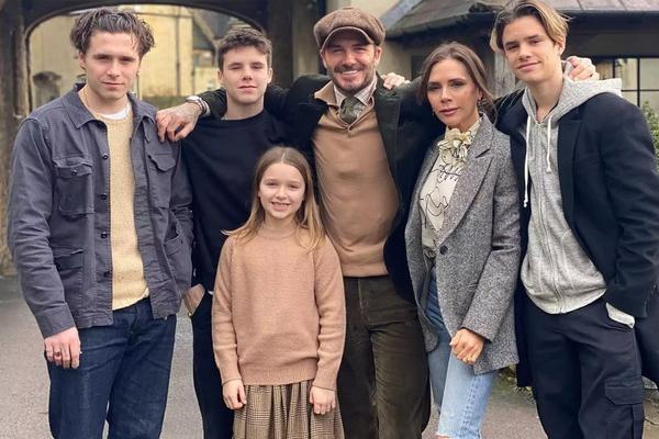 Hari Ayah, Victoria Beckham dan Anak-anaknya Bangga Memiliki David Beckham yang Hebat