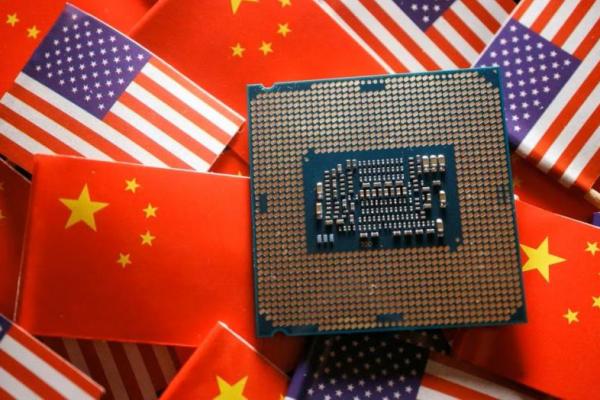 Pertarungan Teknologi AS-China: Beijing Menyerang, Batasi Ekspor Bahan Chip