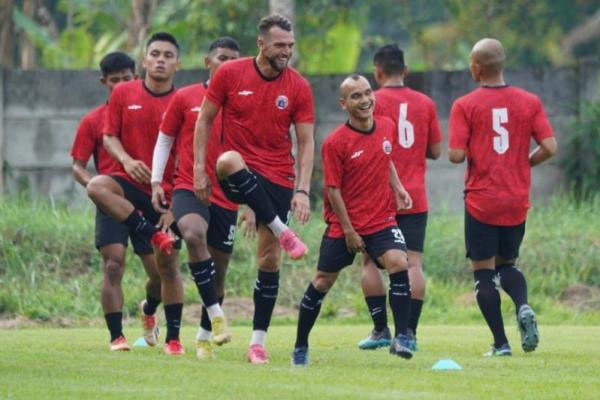 Sembuh dari Cedera, Riko Simanjuntak Kembali Merumput