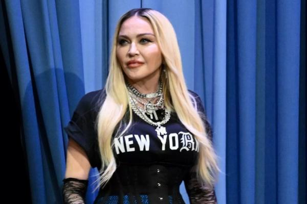 Infeksi Bakteri Serius, Madonna Dirawat di Rumah Sakit dan Batalkan Tur Dunia