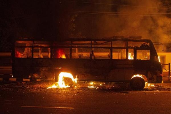 Kebakaran Bus India Menewaskan Sedikitnya 25 Orang dan Delapan Terluka