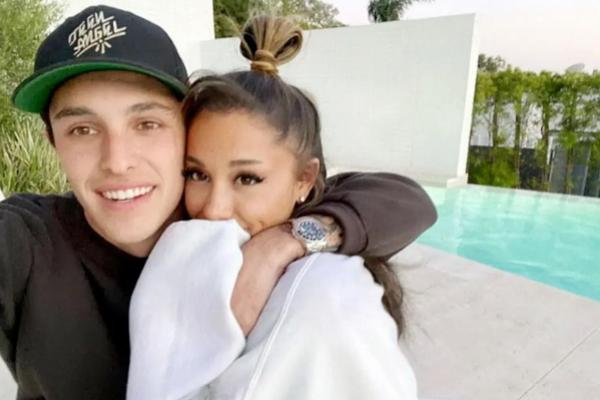 Diisukan Bercerai, Inilah Garis Waktu Hubungan Romansa Ariana Grande dan Dalton Gomez