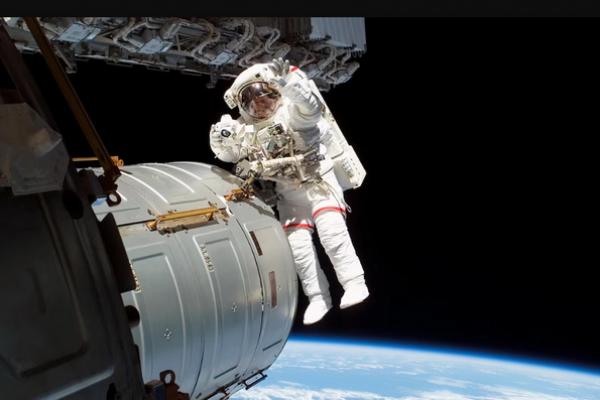 20 Juli Hari Penjelajahan Luar Angkasa, Neil Armstrong Jadi Manusia Pertama yang Mendarat di Bulan