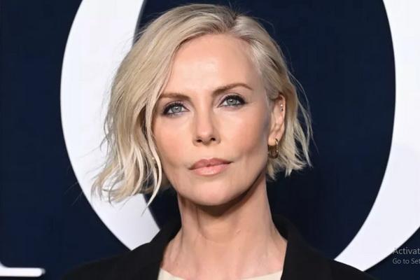 Tak Takut Bertambah Tua, Charlize Theron Senang dengan Perubahan Wajahnya