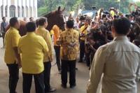 Airlangga Berikan Kuda Kepada Prabowo. Representasi KIM