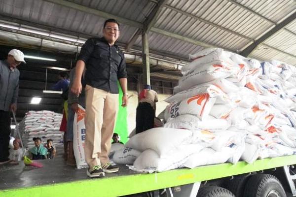 Tekan Harga, Bulog Terus Banjiri Beras di PIBC