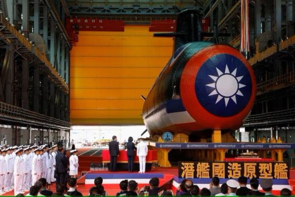 Presiden Tsai Ing-wen menghadiri upacara peluncuran kapal selam tersebut di Kaohsiung, Taiwan 28 September 2023. Foto: Reuters 
