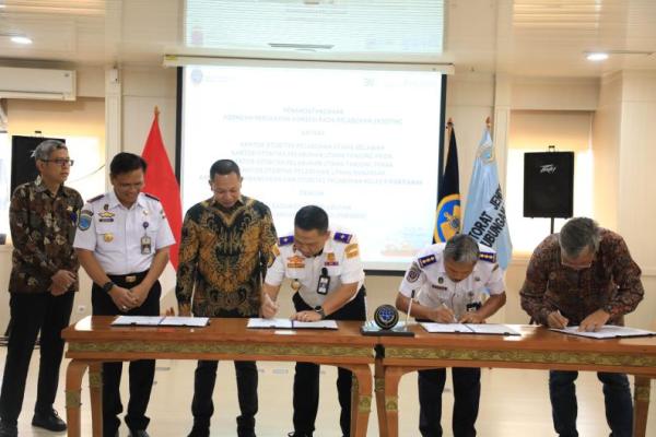 Ditjen Hubla-Pelindo Tandatangani Adendum Konsesi Pelabuhan Eksisting