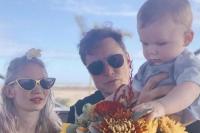 Perebutan Hak Asuh Anak dengan Grimes, Elon Musk Rayakan Tahun Baru Bersama Putranya X