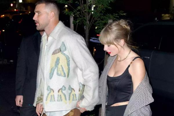 Travis Kelce Nonton Bareng Ayah Taylor Swift di Konser Eras Tour Hari Kedua di Argentina