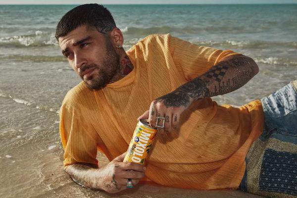 Luncurkan Produk Koktail Non Alkohol, Tato Zayn Malik Ada di Kaleng Kemasan