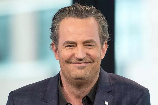 Mendiang Matthew Perry Terima In Memoriam Tribute Emmy Awards 2024