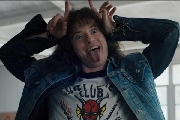 Karakter Unik Eddie Munson di Stranger Things Jadi Merchandise DnD