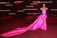 Bergaun Balenciaga Pink, Kim Kardashian Sebut Dirinya Paris Princess Diaries