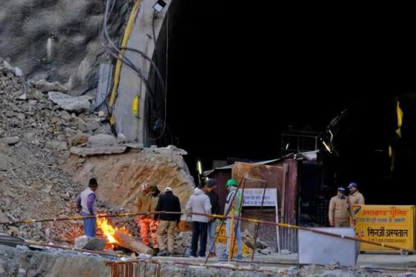 Pengeboran Terhambat, Penyelamatan 41 Pekerja di Terowongan India Tertunda