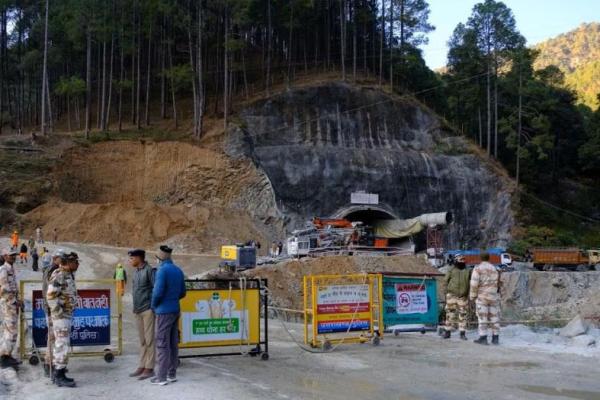 Tim Penyelamat India Masih Berjarak 40 Meter dari 40 Pekerja dalam Terowongan