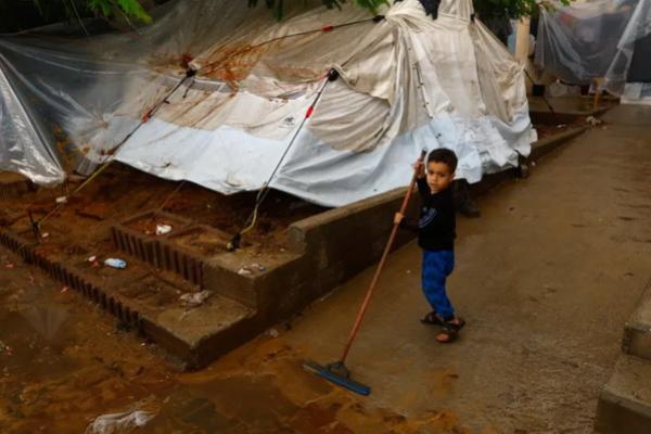 Penyakit Menyebar di Gaza di Tengah Krisis Air dan Limbah