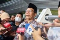 Temui Jokowi di Istana, Mahfud Sampaikan Surat Pengunduran Diri