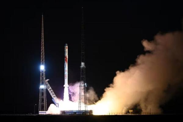 Roket Bertenaga Metana LandSpace Milik China Kirim Tiga Satelit ke Orbit