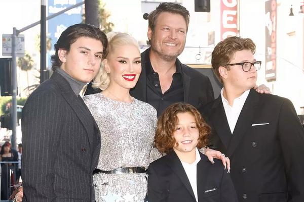 Gwen Stefani dan Blake Shelton Merayakan Natal dengan Pesta Italia