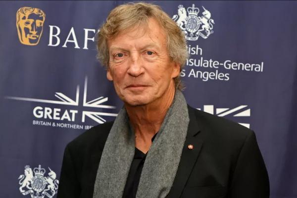 Usai Paula Abdul, Dua Kontestan Reality Show Gugat Nigel Lythgoe atas Dugaan Pelecehan Seksual