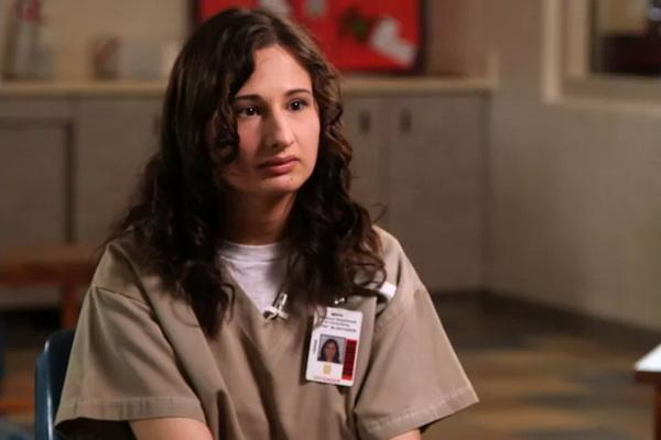 The Prison Confessions of Gypsy Rose Blanchard, Gypsy Tuduh Kakeknya Lakukan Pelecehan Seksual